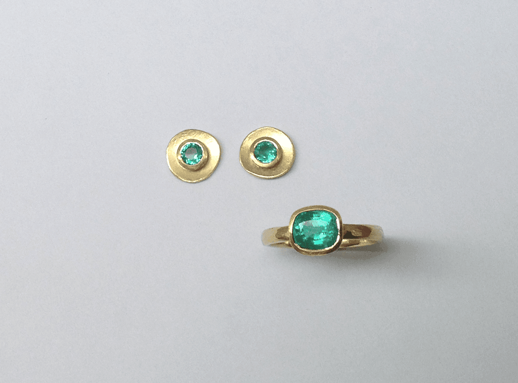 18 carat yellow gold, emerald