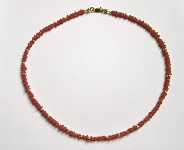 Coral necklace with 18 carat gold details