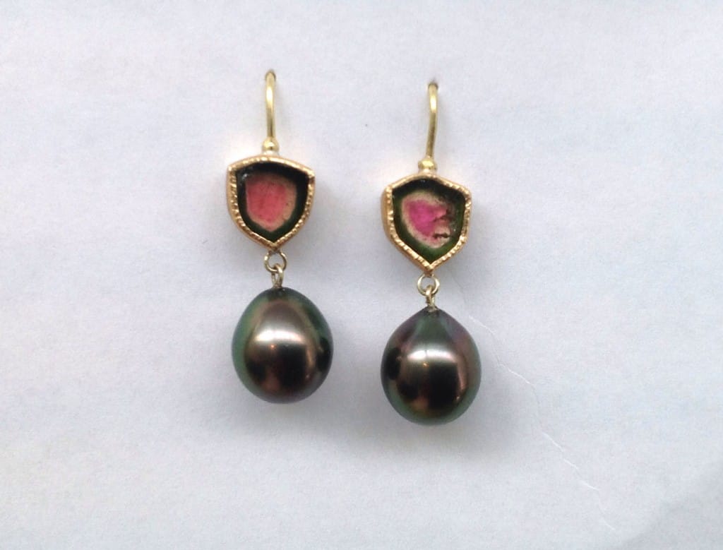 Watermelon tourmaline set in 18 carat yellow gold, dark green pink tahiti pearl