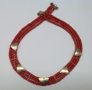 Antique coral beads, 9 carat yellow gold detail and clasp